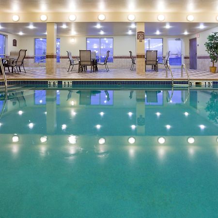 Holiday Inn Express Hotel & Suites Grand Forks By Ihg Екстериор снимка