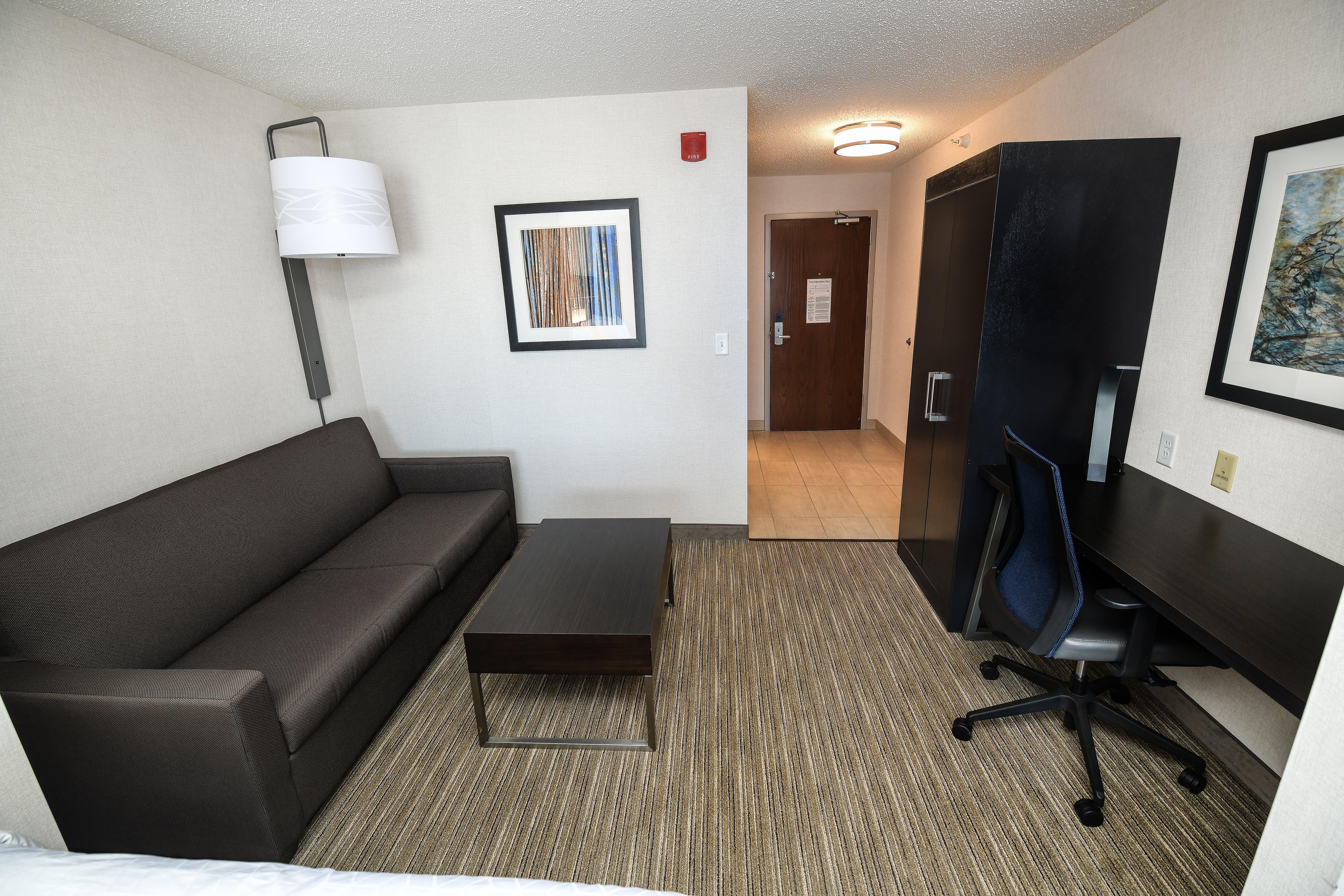 Holiday Inn Express Hotel & Suites Grand Forks, An Ihg Hotel Екстериор снимка