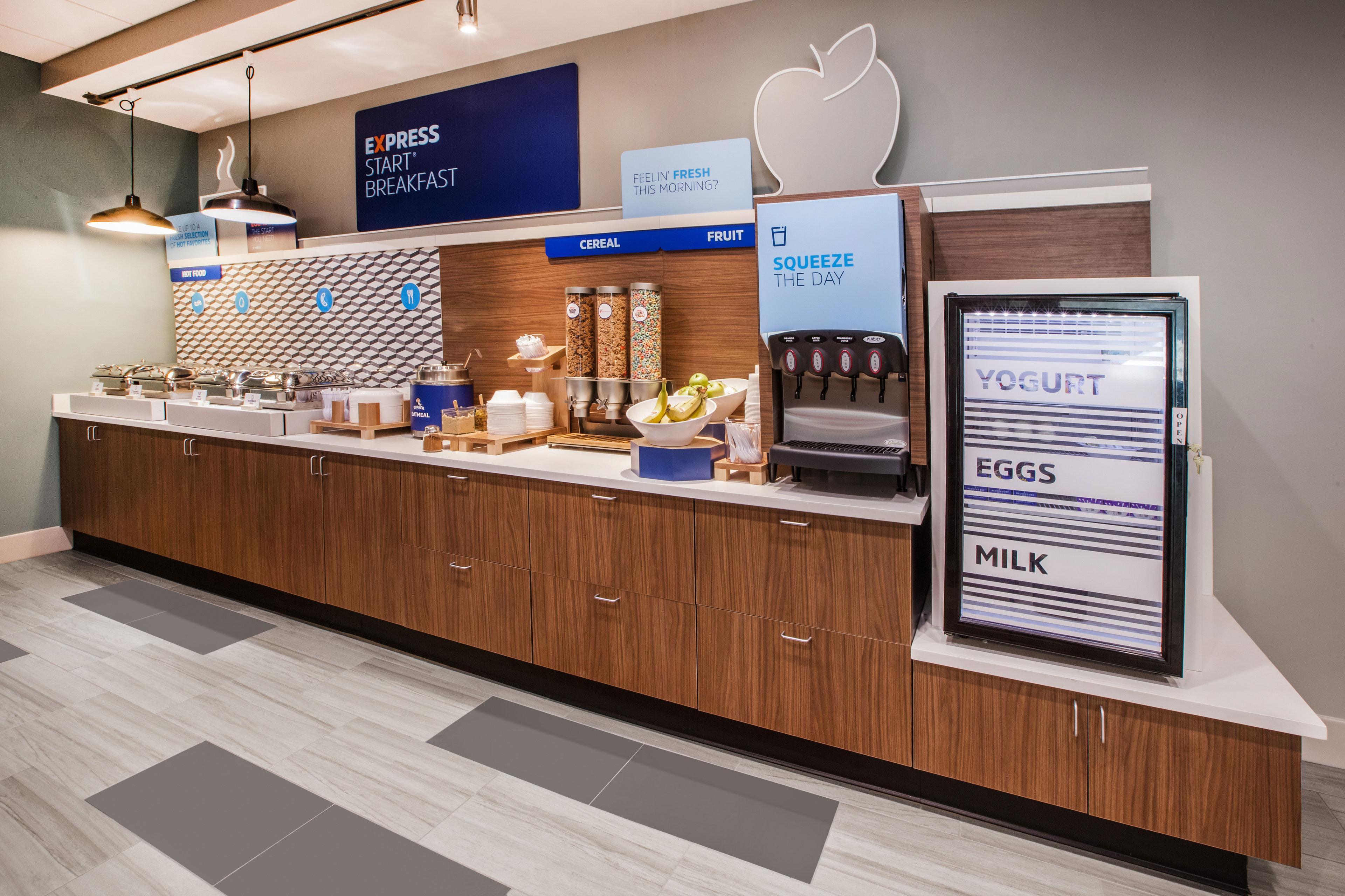 Holiday Inn Express Hotel & Suites Grand Forks By Ihg Екстериор снимка