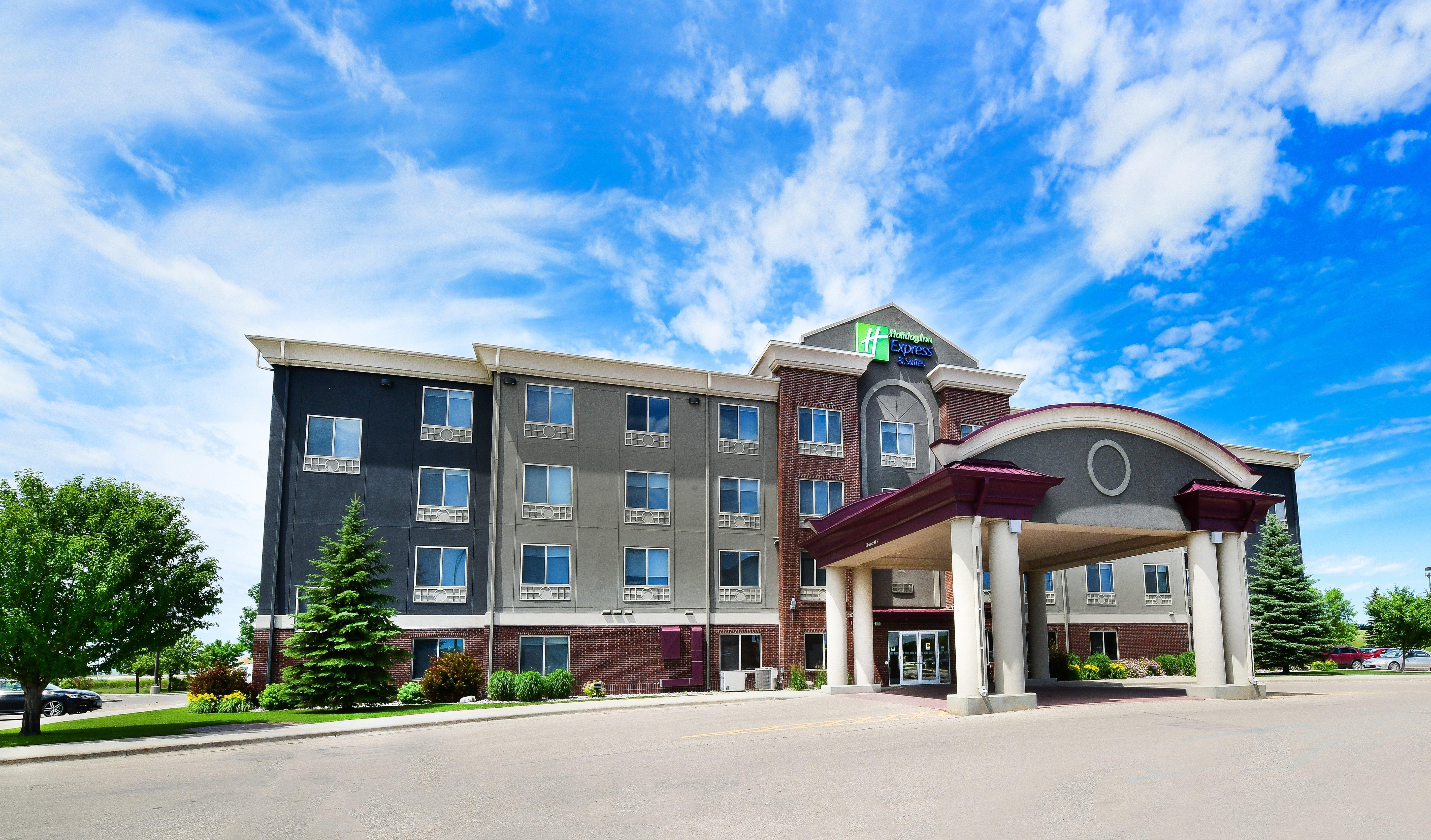 Holiday Inn Express Hotel & Suites Grand Forks, An Ihg Hotel Екстериор снимка