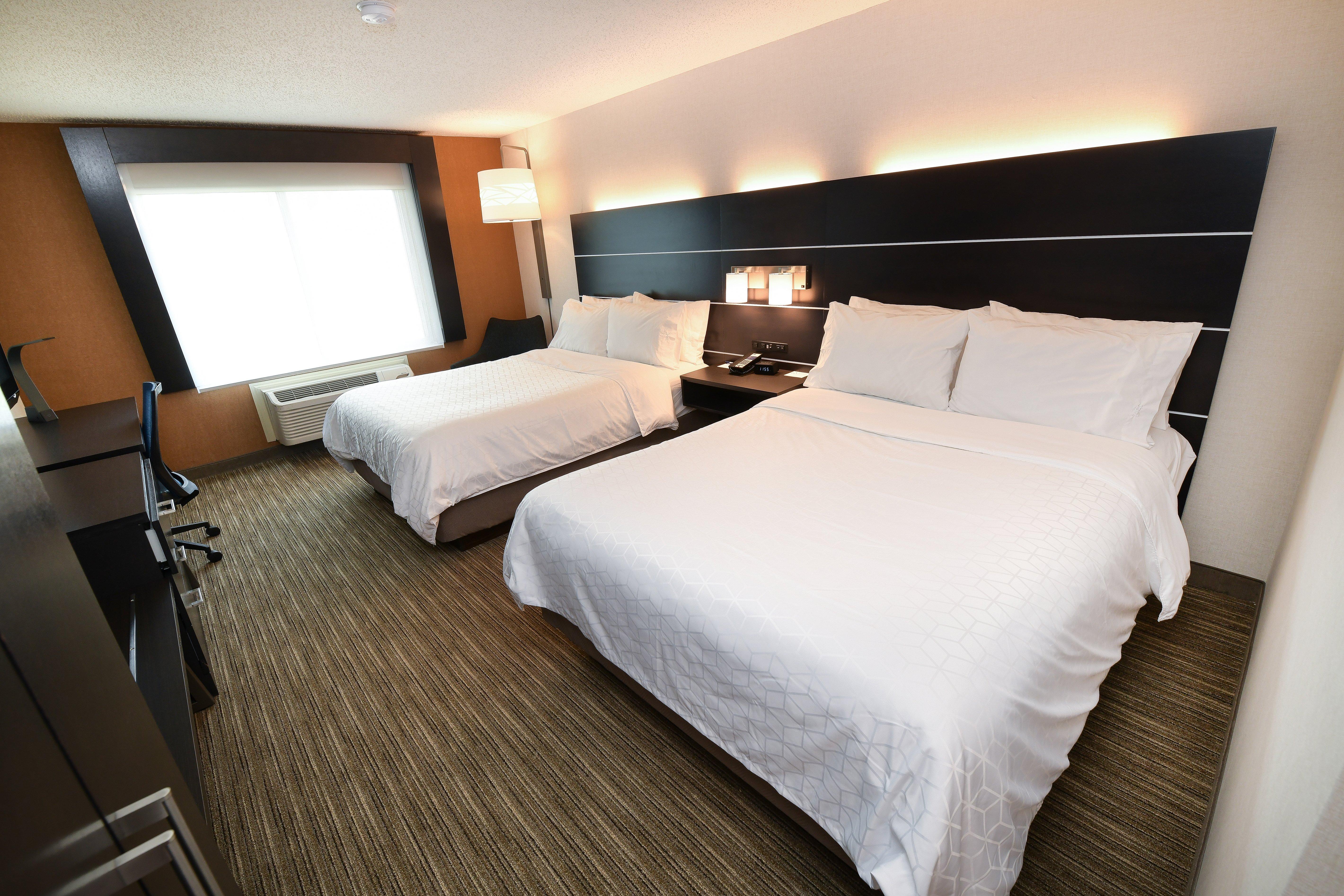 Holiday Inn Express Hotel & Suites Grand Forks By Ihg Екстериор снимка