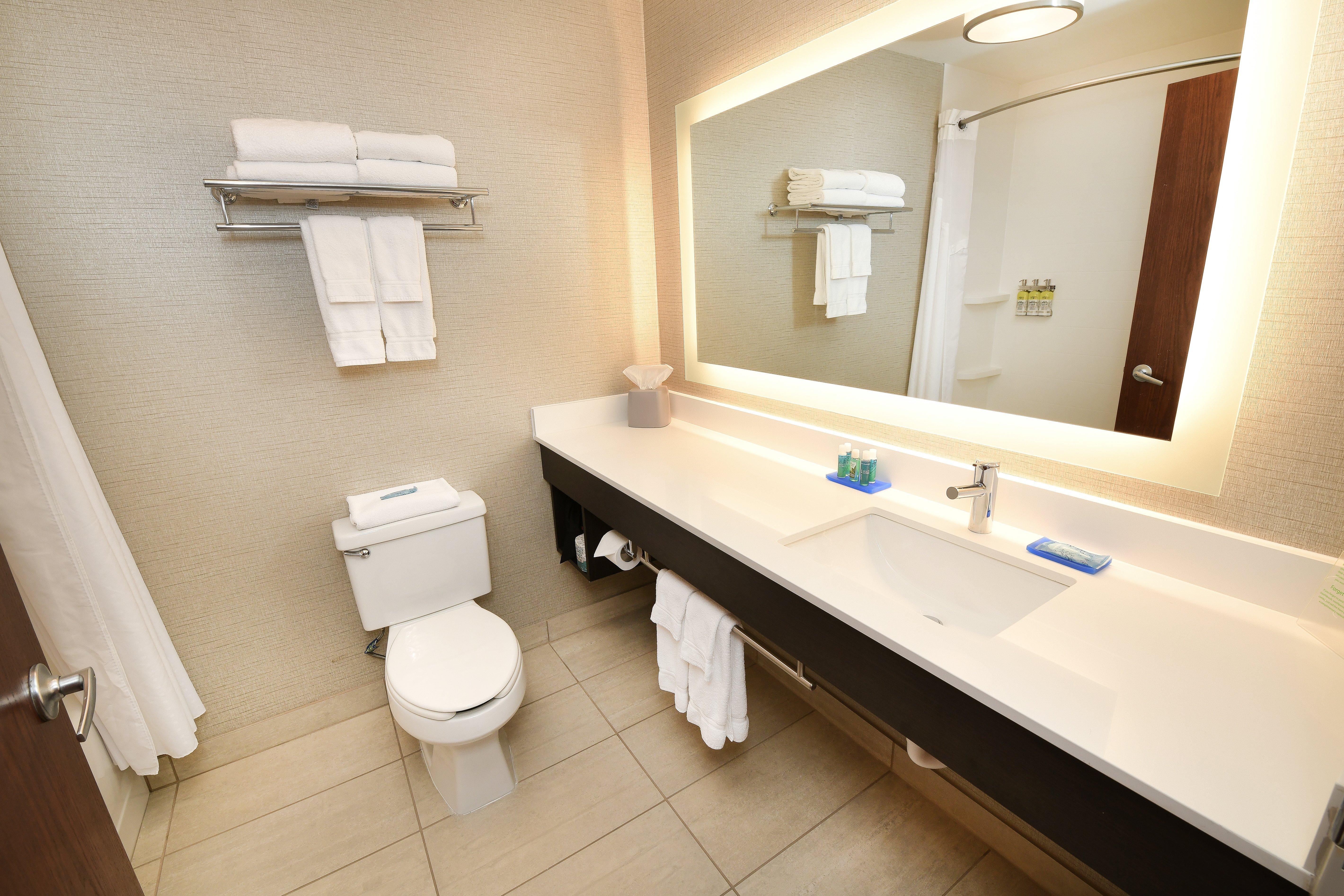 Holiday Inn Express Hotel & Suites Grand Forks By Ihg Екстериор снимка
