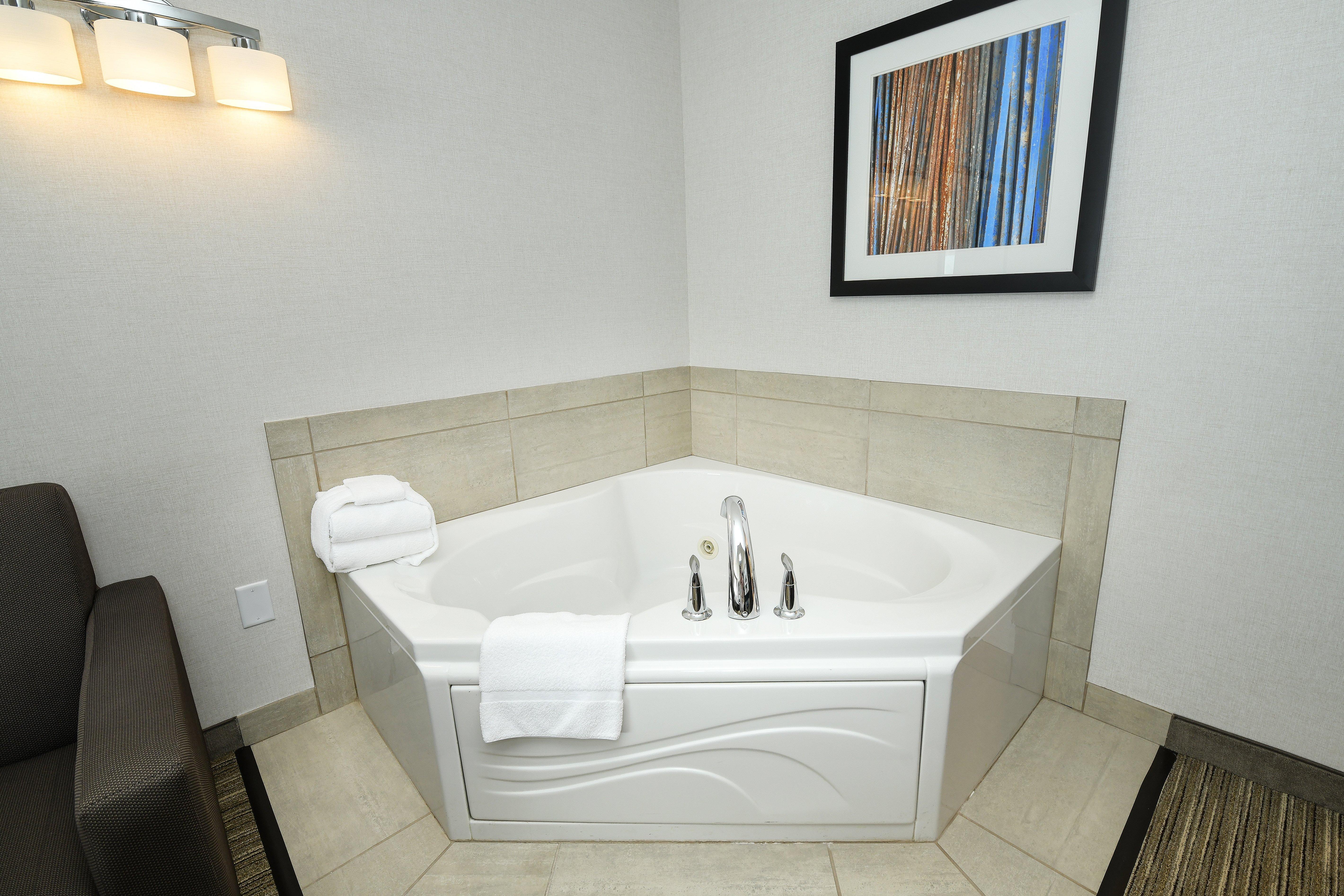 Holiday Inn Express Hotel & Suites Grand Forks By Ihg Екстериор снимка