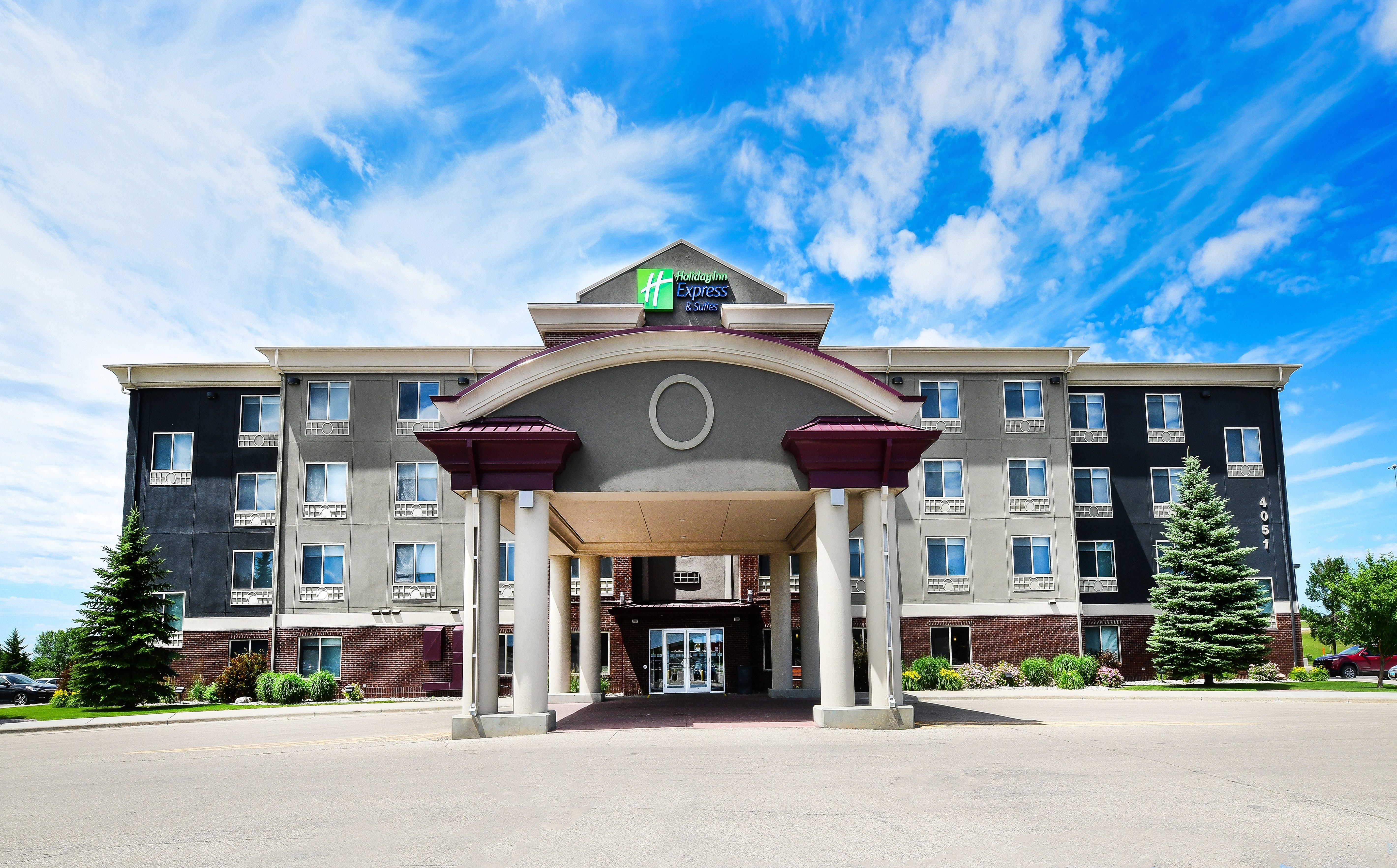 Holiday Inn Express Hotel & Suites Grand Forks, An Ihg Hotel Екстериор снимка