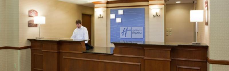 Holiday Inn Express Hotel & Suites Grand Forks, An Ihg Hotel Екстериор снимка